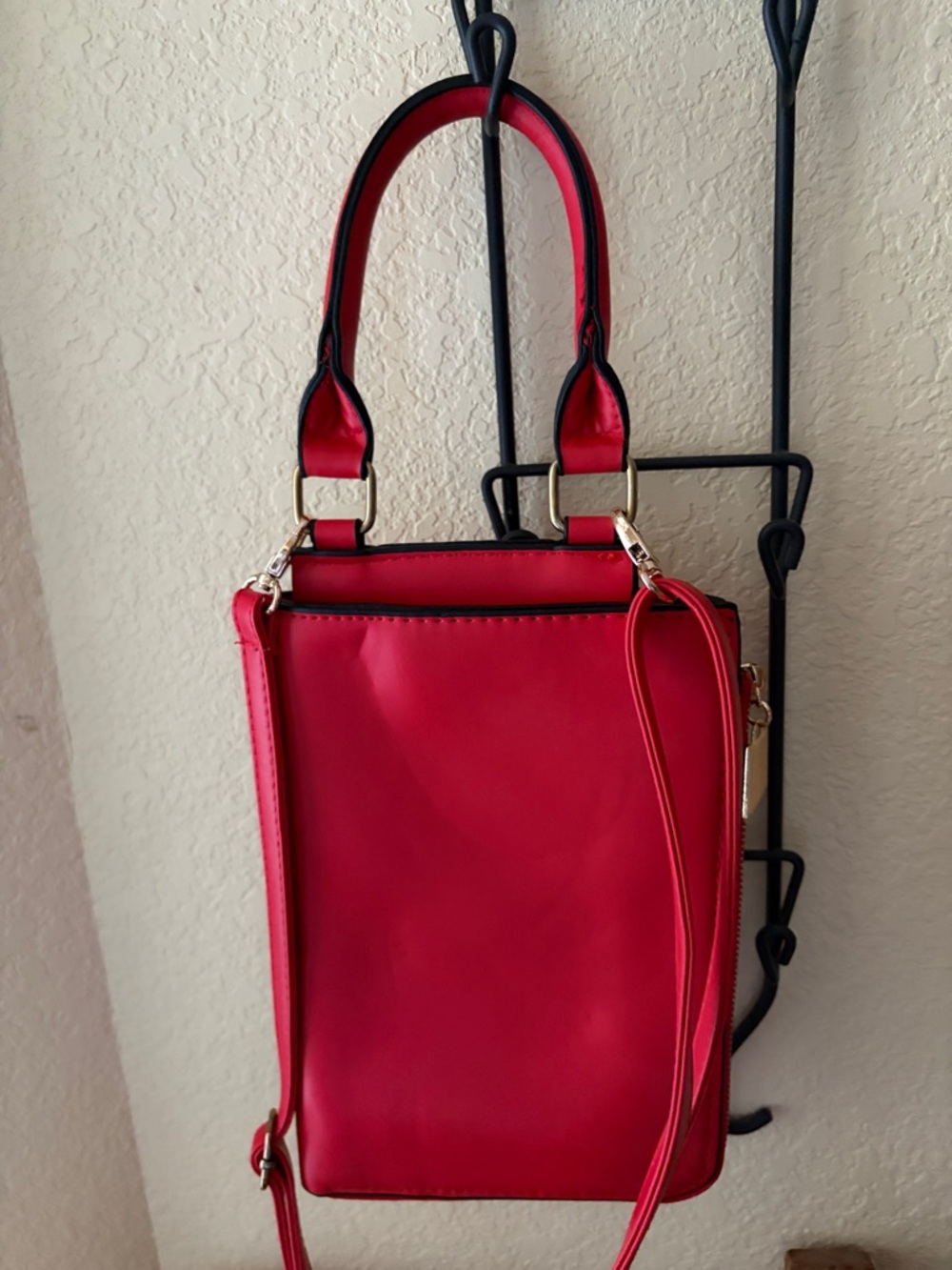 Red Novelty Crossbody Bag with handle,Graphic Face Design - Picture 6 of 7